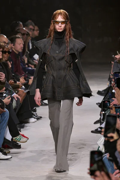 Look 12